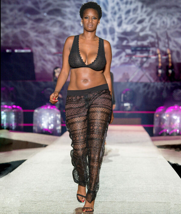 Soutien-gorge triangle, tailles S M et L Soutien-gorge triangle, tailles S M et L