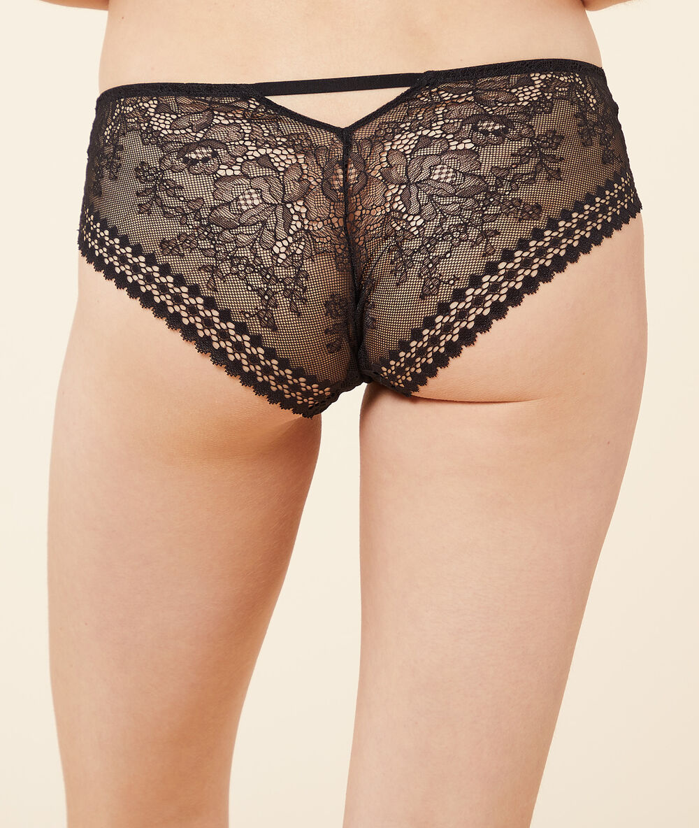 Shorty en dentelle noir.
