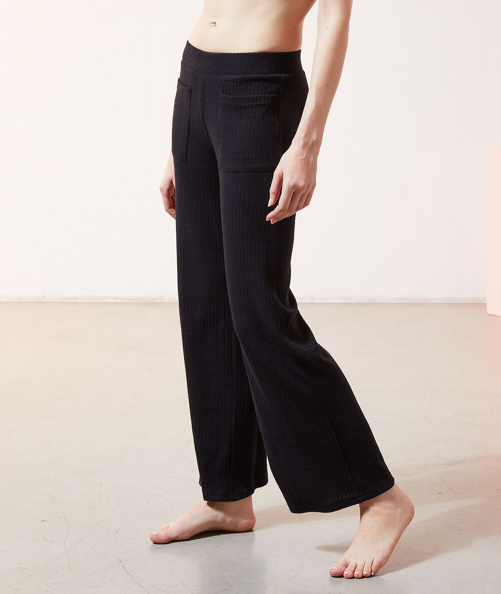 Pantalon côtelé loungewear noir.