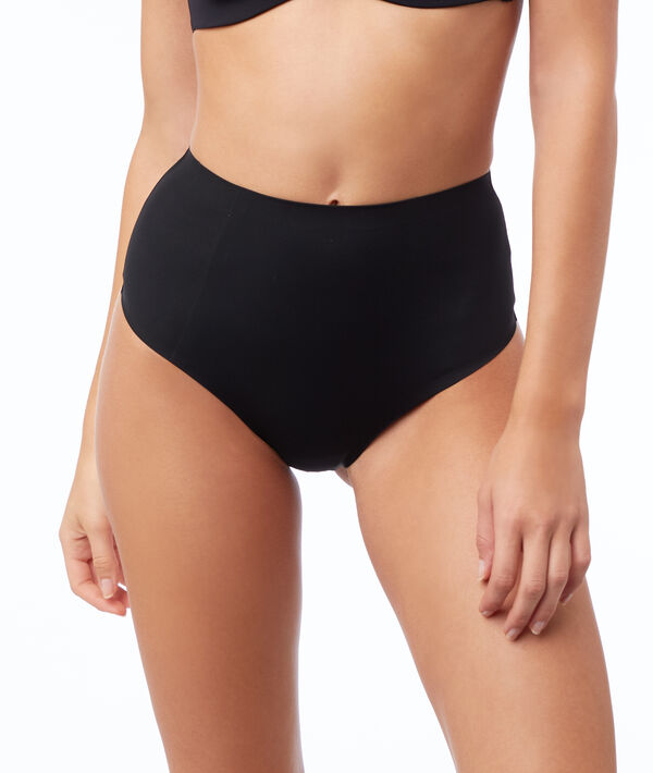 String taille haute - Niveau 3 : Silhouette remodelée String taille haute - Niveau 3 : Silhouette remodelée