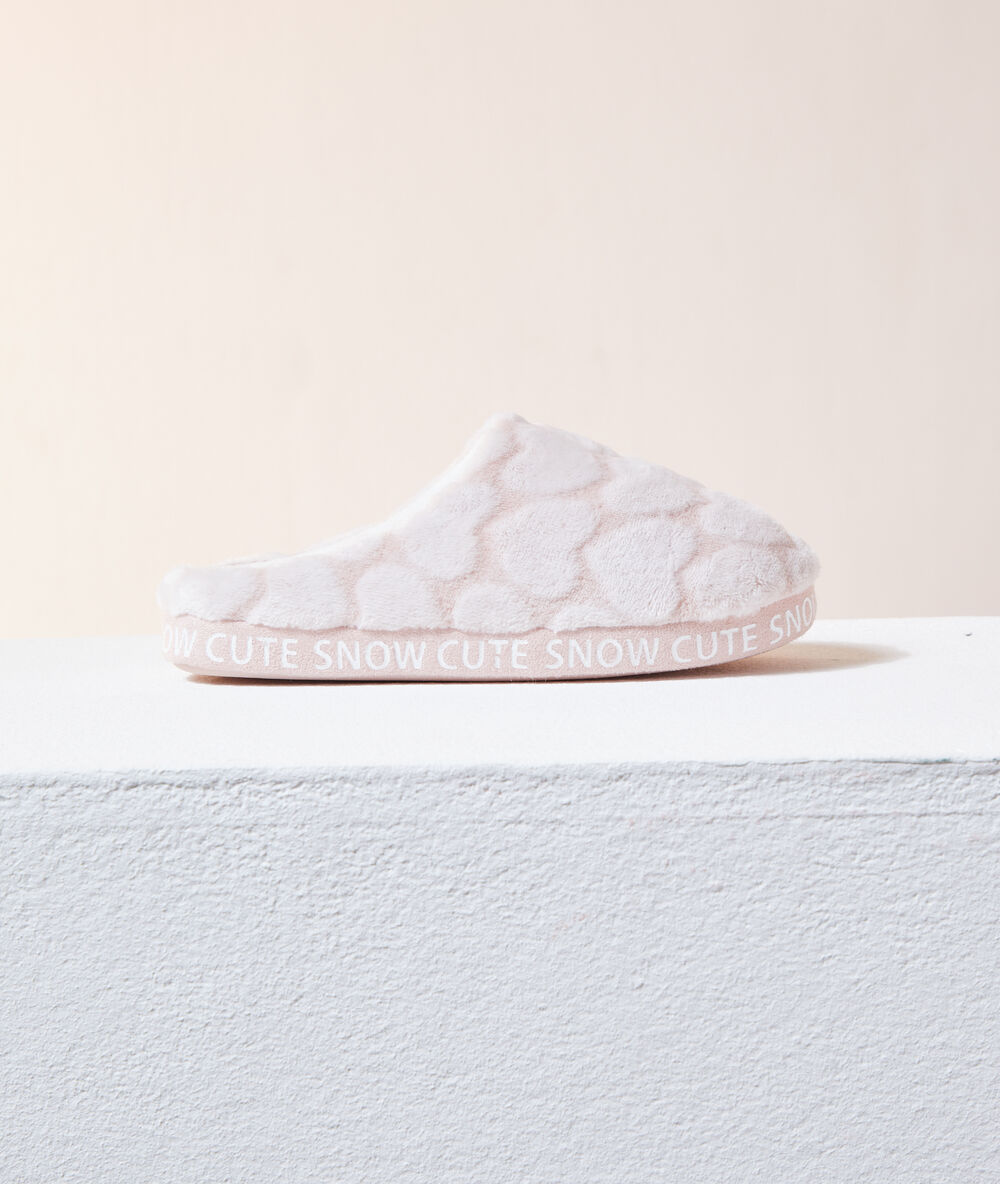 Chaussons mules motifs coeur "snow cute" rose.