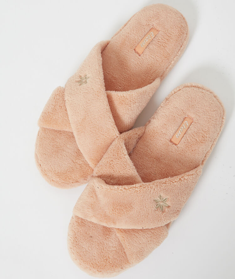 Chaussons ouverts rose.