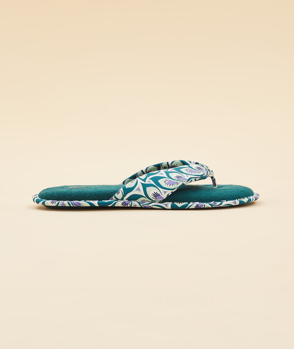 Chaussons tongs vert.