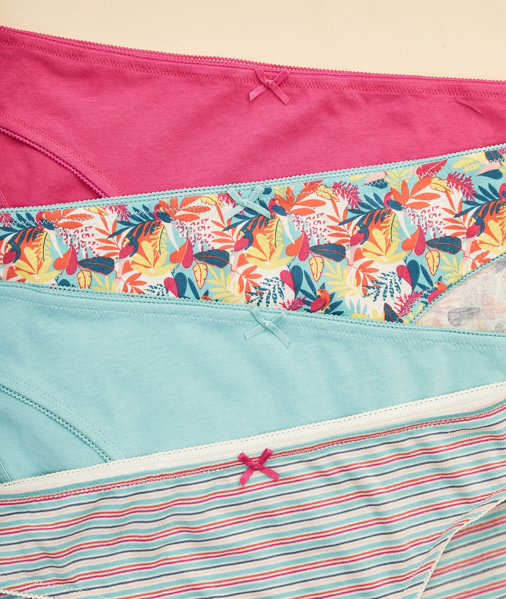 Lot de 4 culottes rose.
