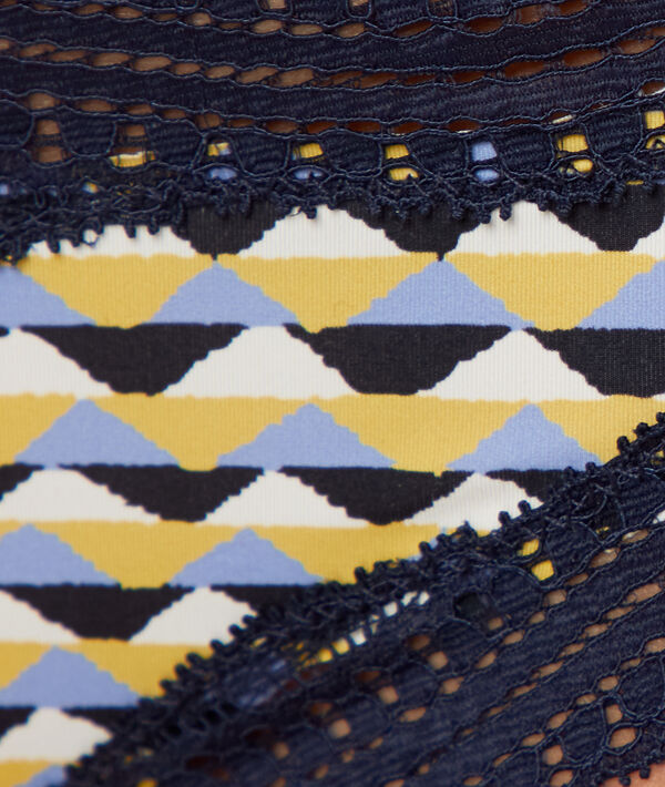 Tanga imprimé, bords dentelle Tanga imprimé, bords dentelle