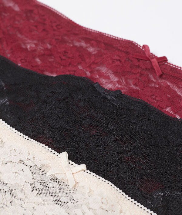 Lot de 3 tangas en dentelle grenat.