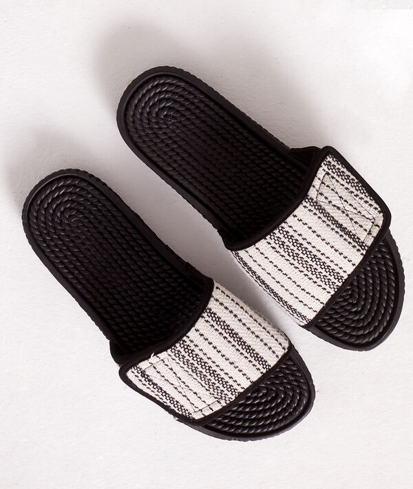 Chaussons mules ouvertes à scratch Chaussons mules ouvertes à scratch;${refinementColor}