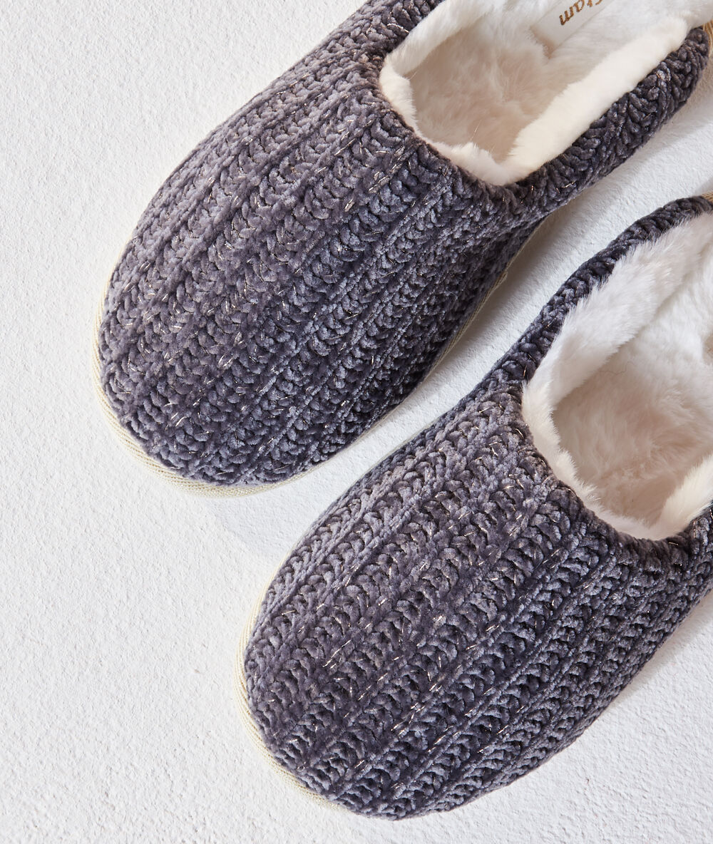 Chaussons mules tricot anthracite.