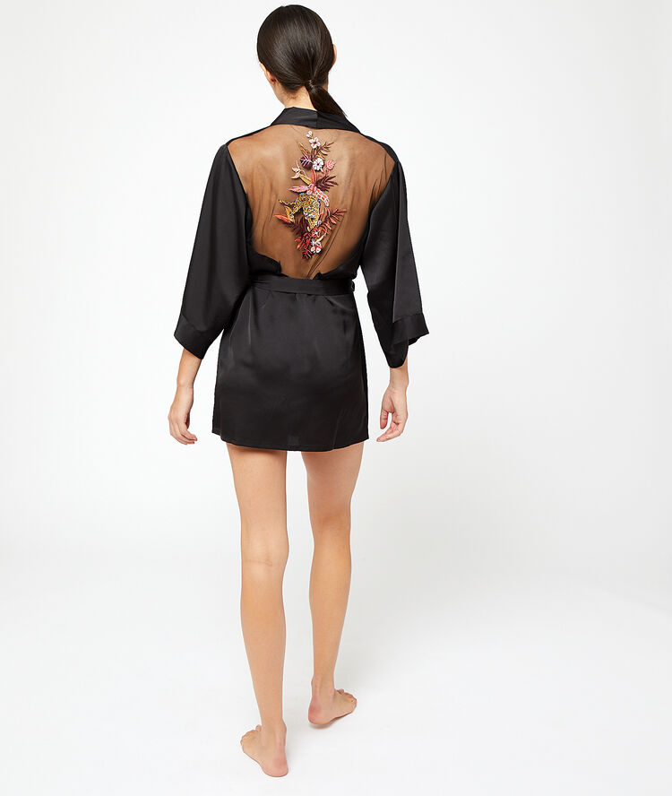 Kimono tigre brodé au dos noir.