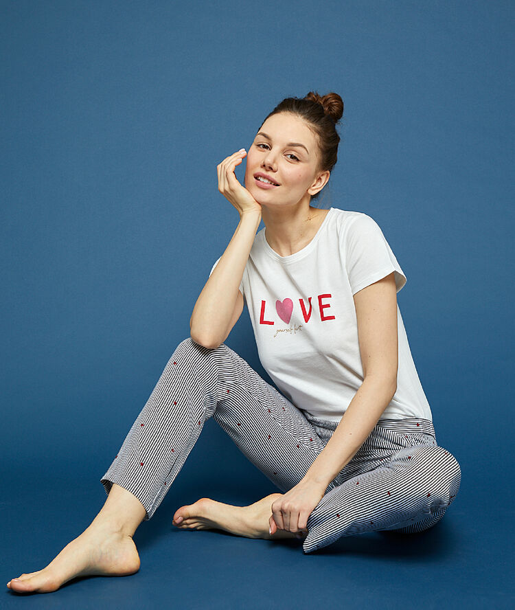 T-shirt imprimé "love yourself first" ecru.