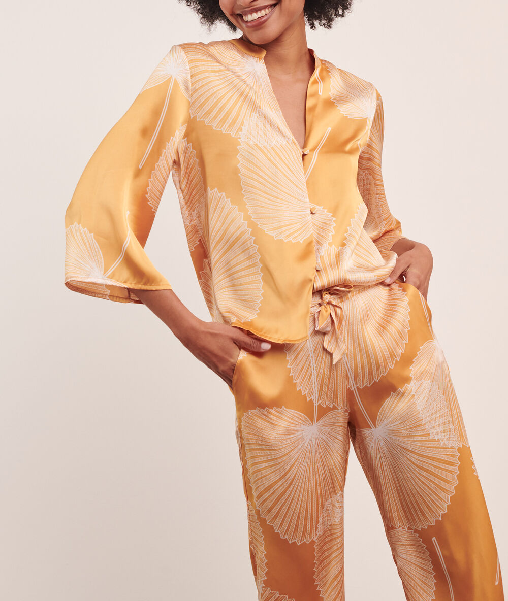 Chemise satinée imprimé jaune vif.