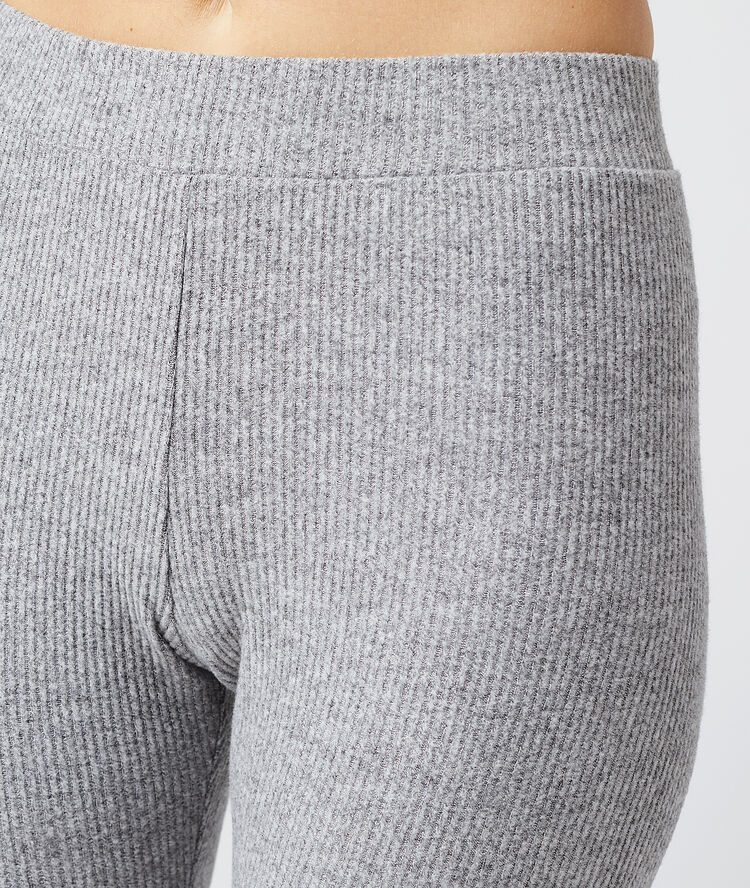 Pantalon maille douce gris.