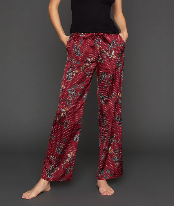 Pantalon large satiné bordeaux grenat.