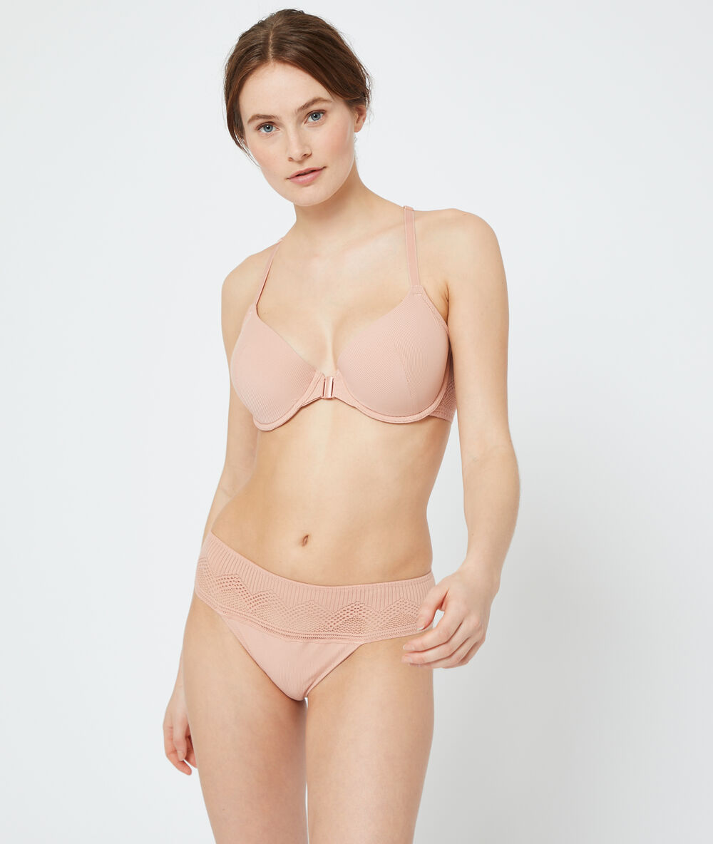 Tanga en microfibre et dentelle rose poudre.