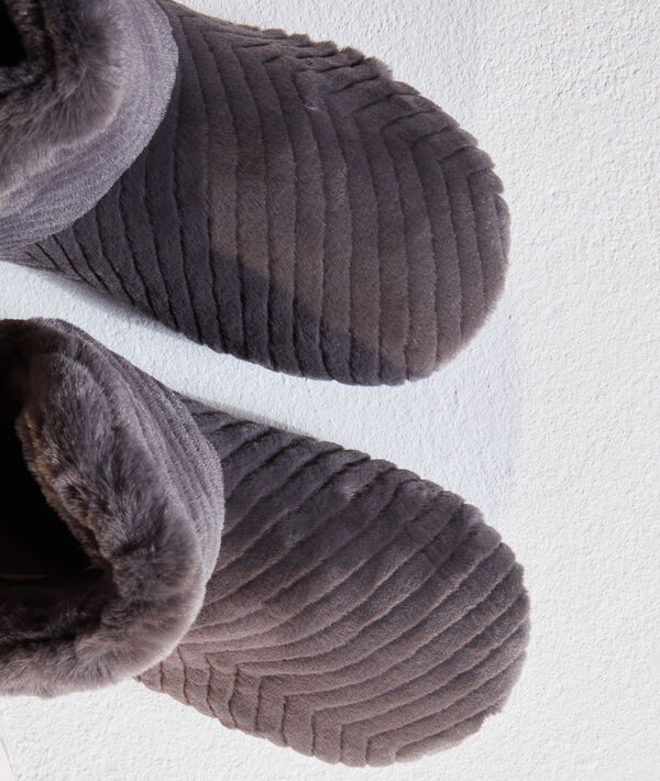Chaussons bottines Chaussons bottines;${refinementColor}