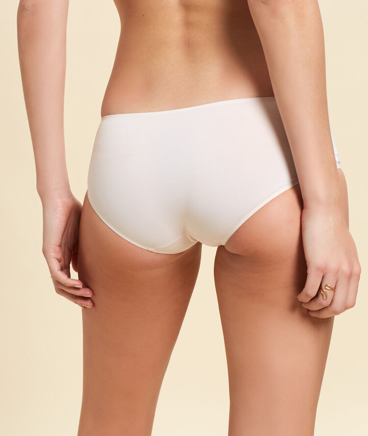 Shorty en microfibre rose poudre.
