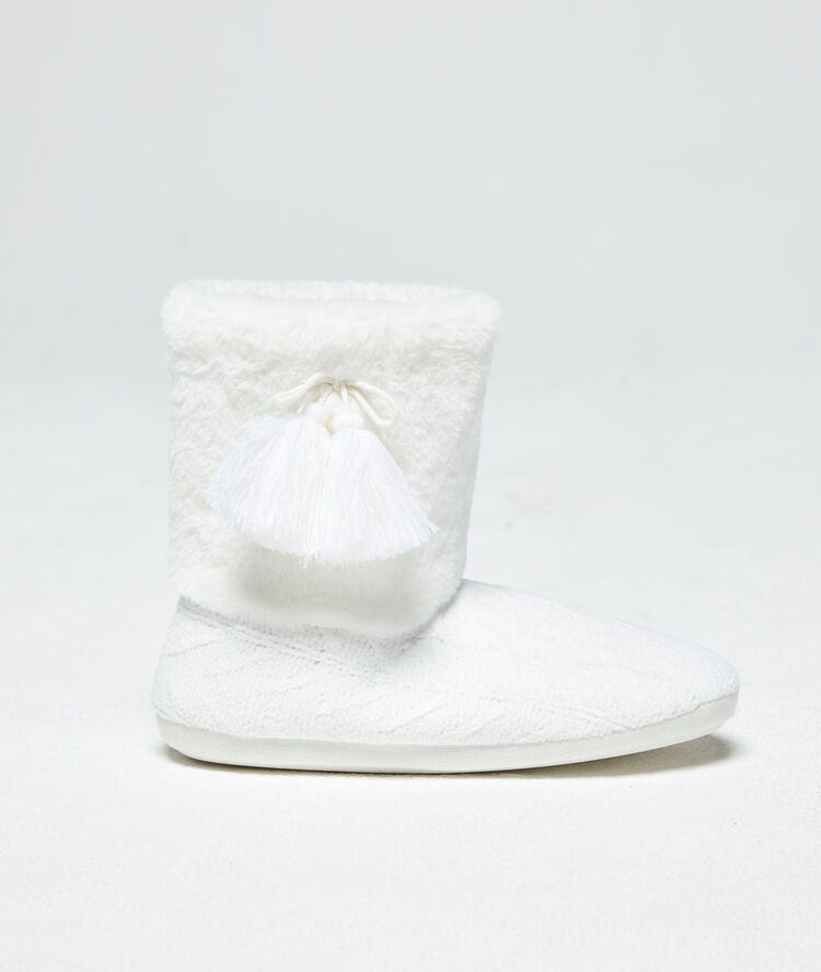 Chaussons bottines ecru.