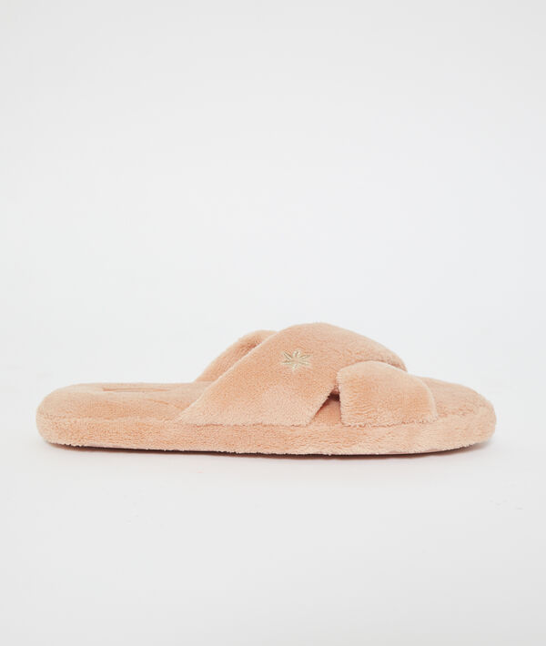 Chaussons ouverts Chaussons ouverts;${refinementColor}