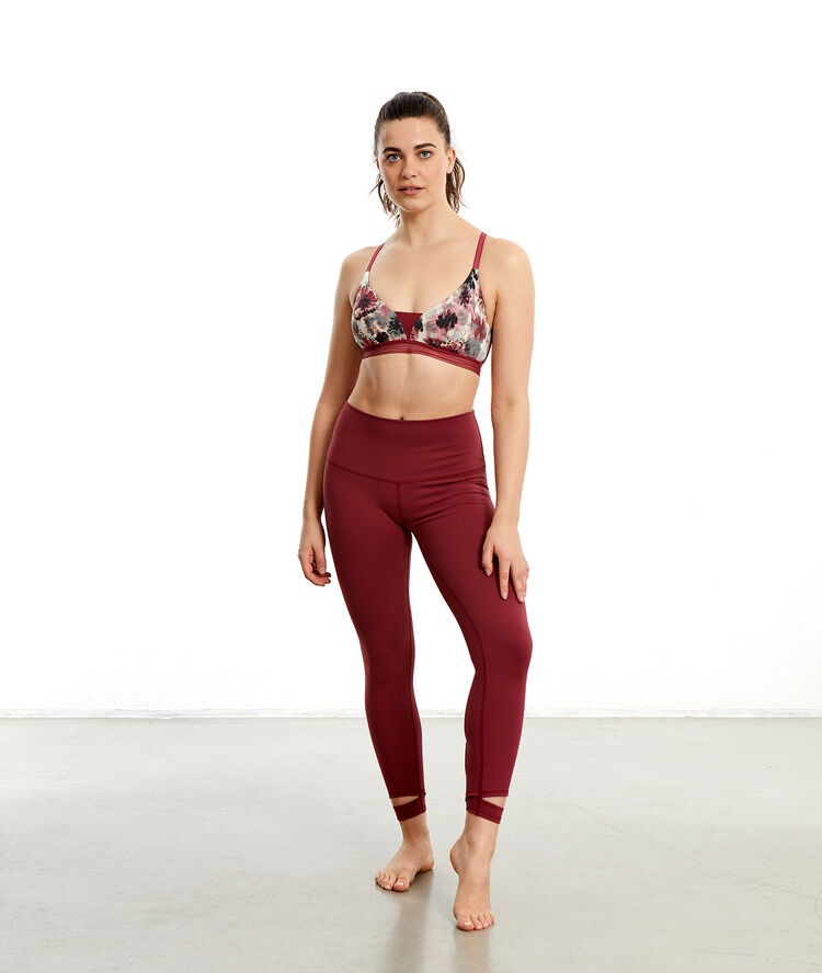 Legging de yoga court bordeaux grenat.