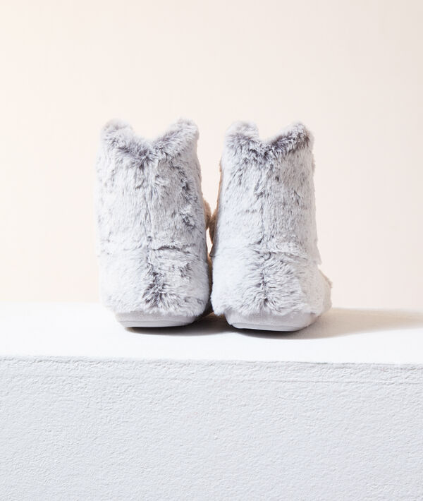 Chaussons bottines à pompons Chaussons bottines à pompons;${refinementColor}