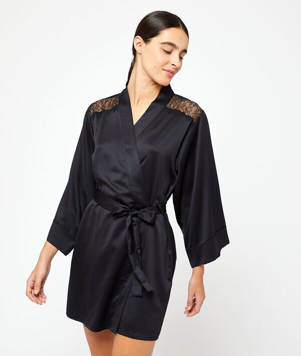 Kimono satiné épaules et dos dentelle noir.