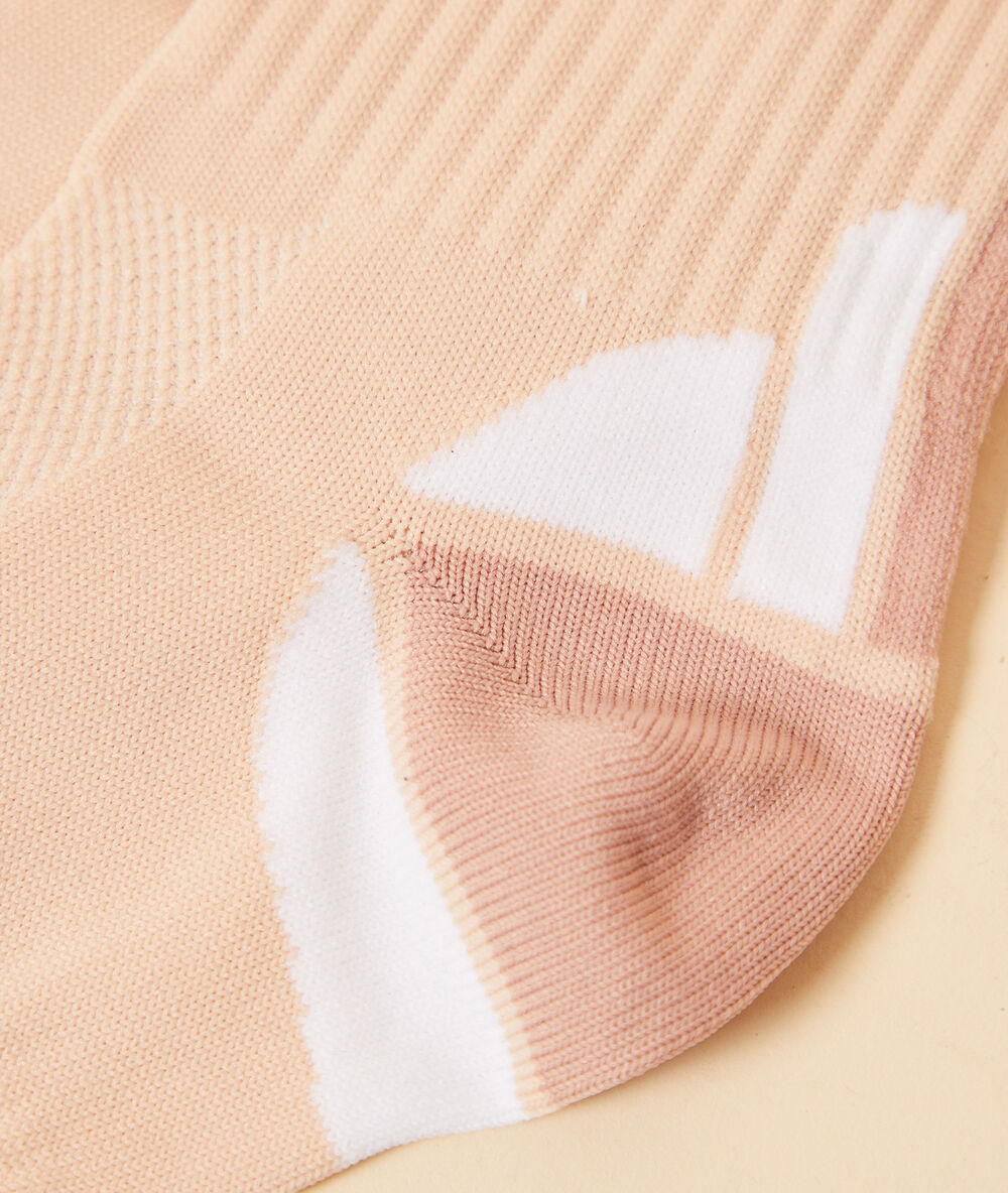 Lot de chaussettes de sport kaki.