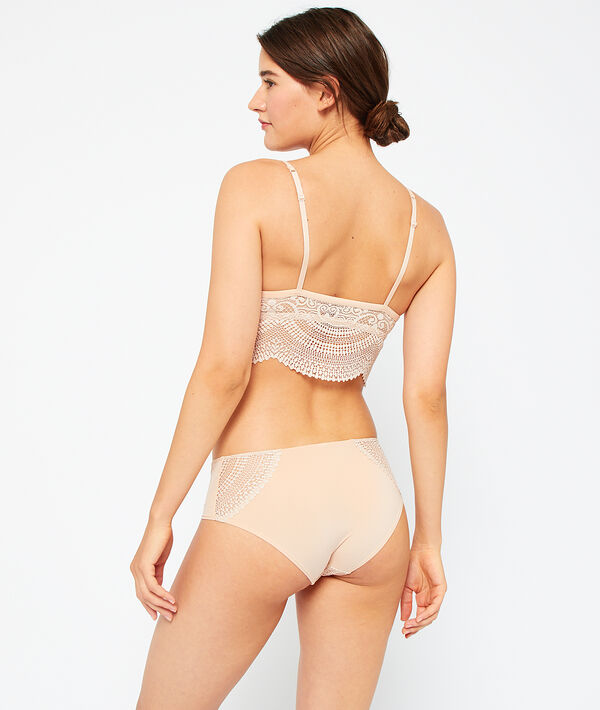 Brassière sans armatures blush.