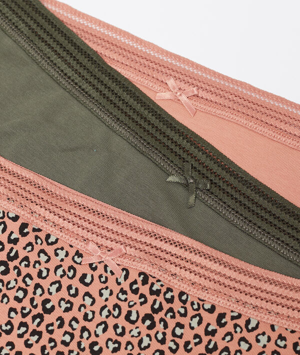 Lot de 3 shortys en coton marron.