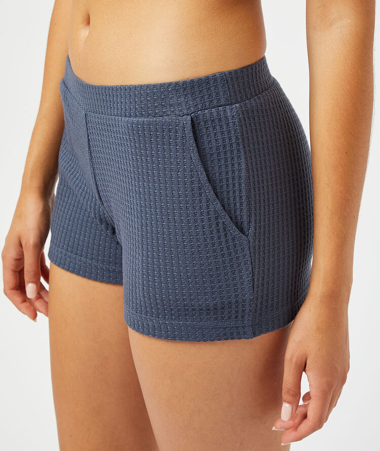 Short bleu.