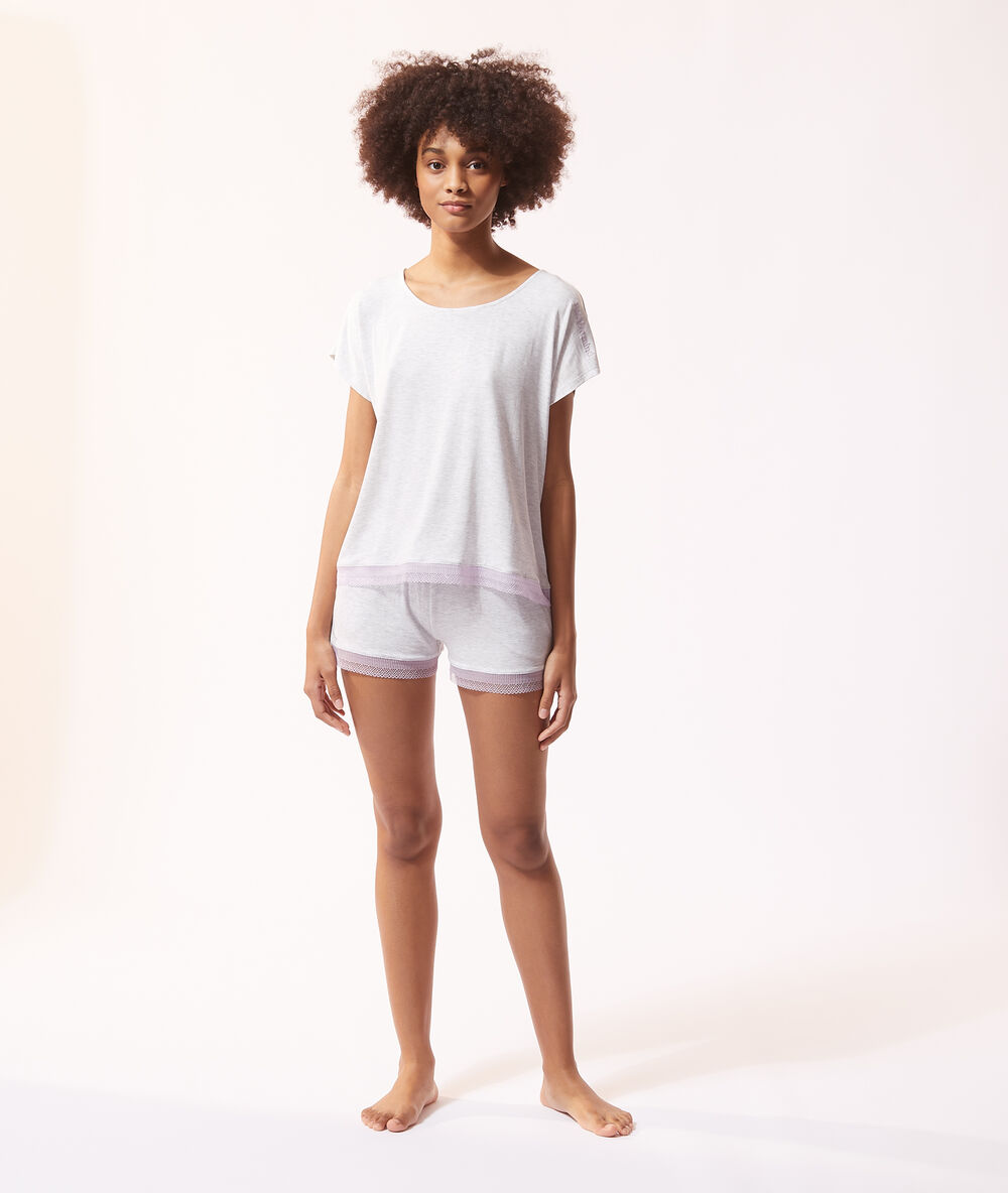 Top manches courtes bords dentelle gris.