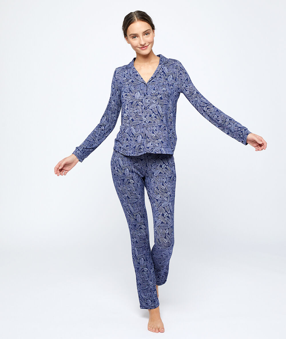 Chemise de pyjama imprimée marine.