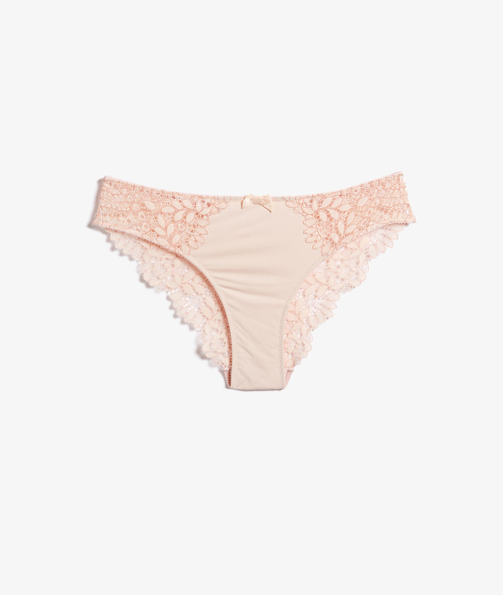 Hipster en dentelle rose poudre.