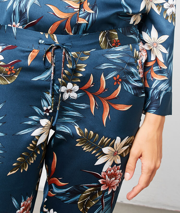 Pantalon satiné imprimé bleu.
