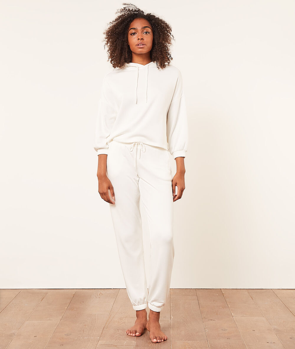 Pantalon jogger ecru.