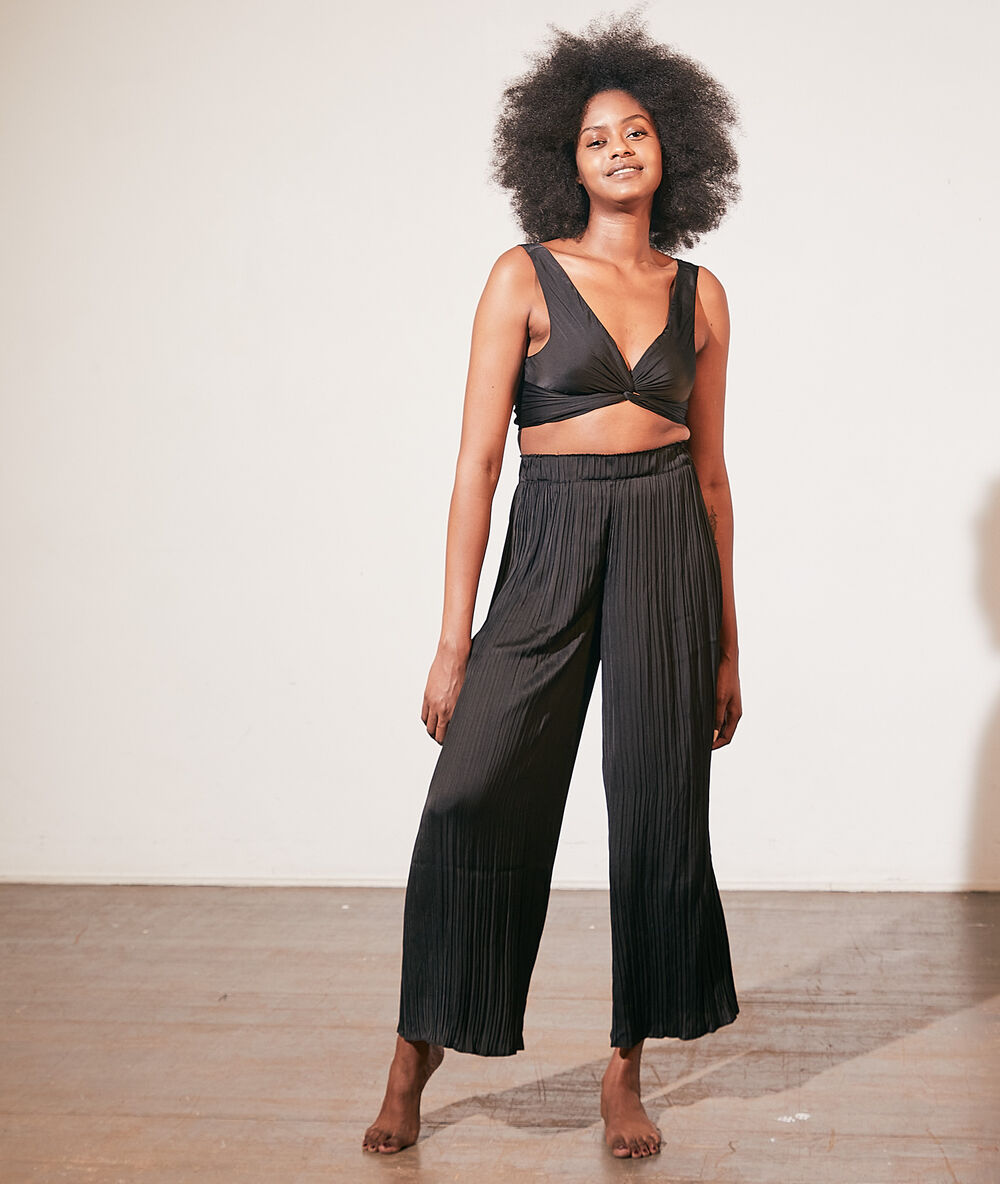 Pantalon de pyjama plissé noir.