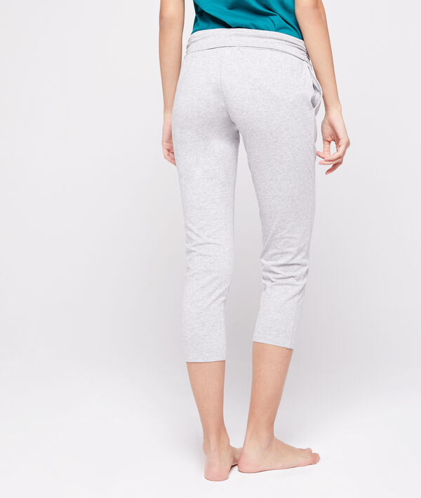 Pantacourt en coton bio gris.