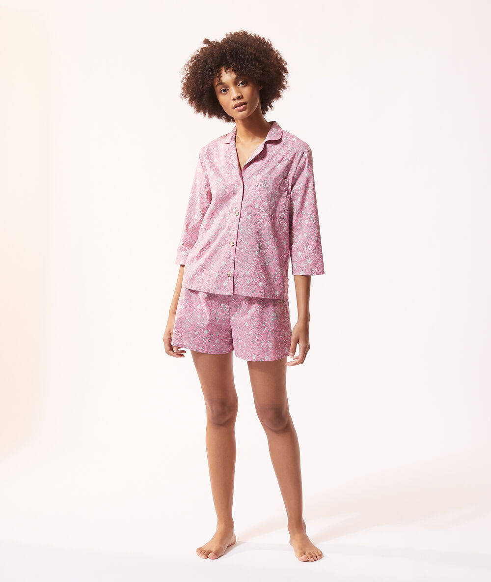 Chemise manches courtes imprimée rose.