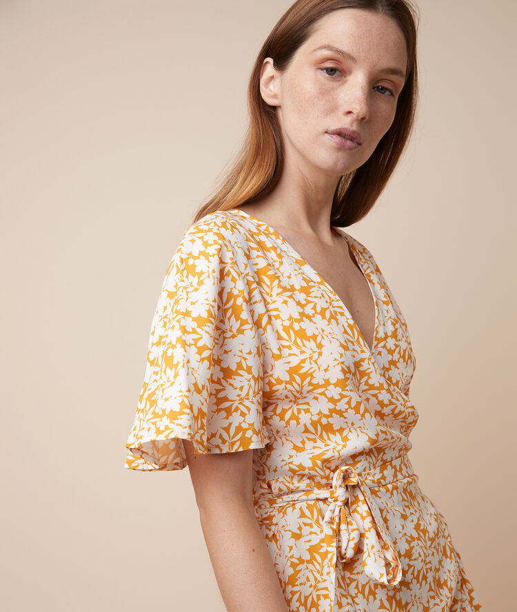 Robe nuisette imprimé fleuri ocre.
