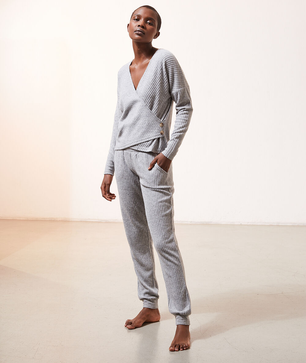 Top cache-cœur loungewear gris.