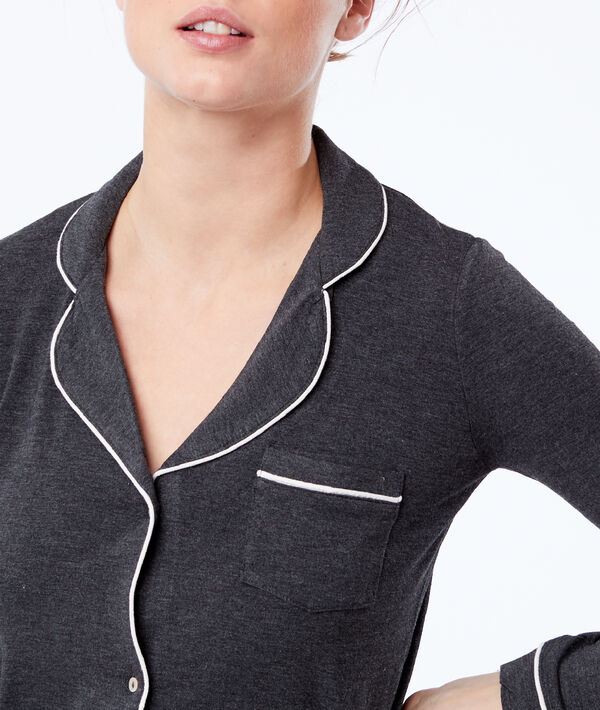 Chemise de nuit anthracite.