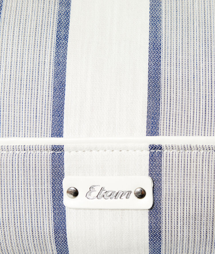 Trousse blanc.