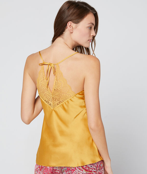 Top satin jaune.