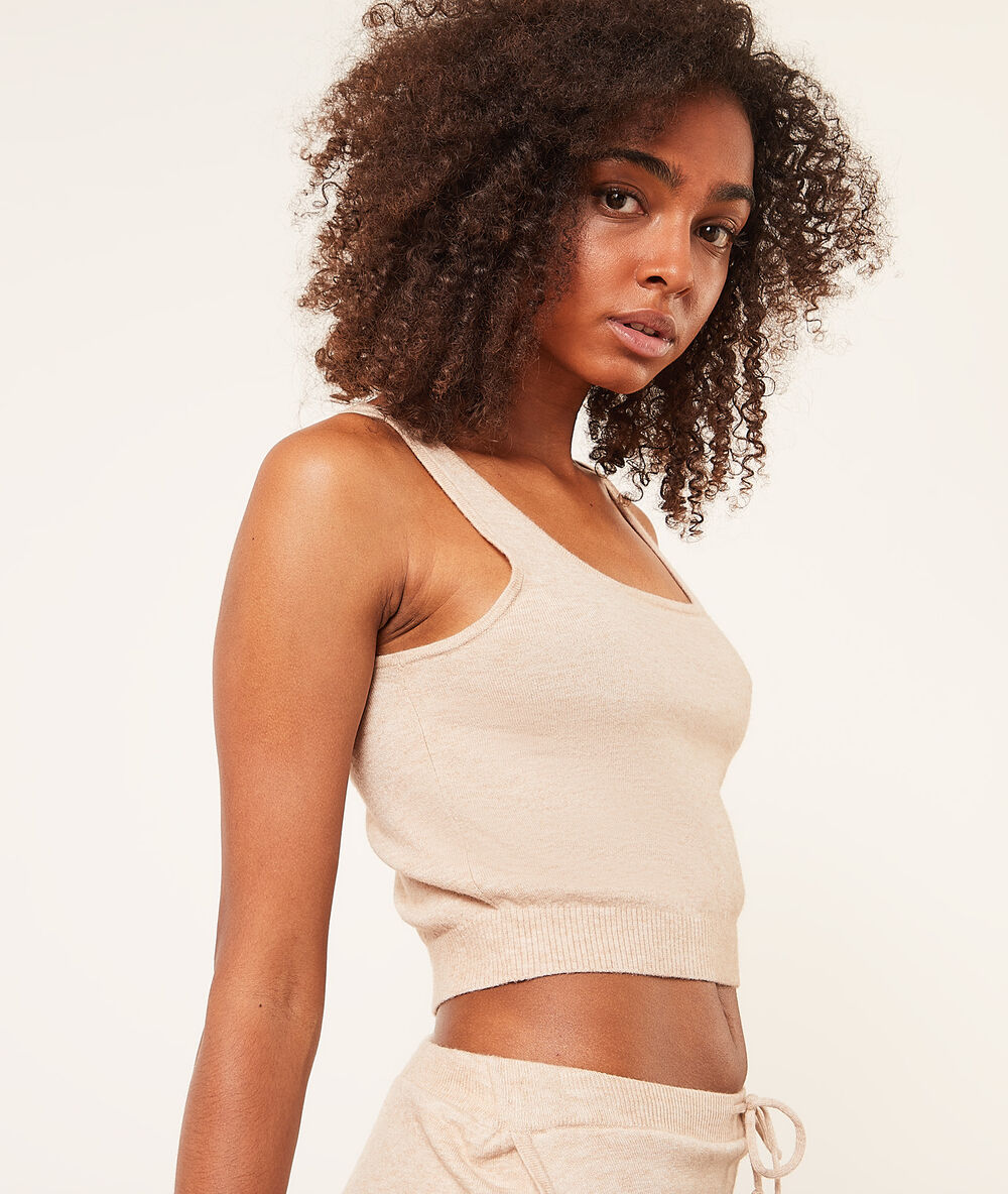Crop top col carré beige.