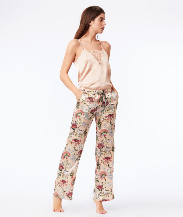 Pantalon large satiné rose.