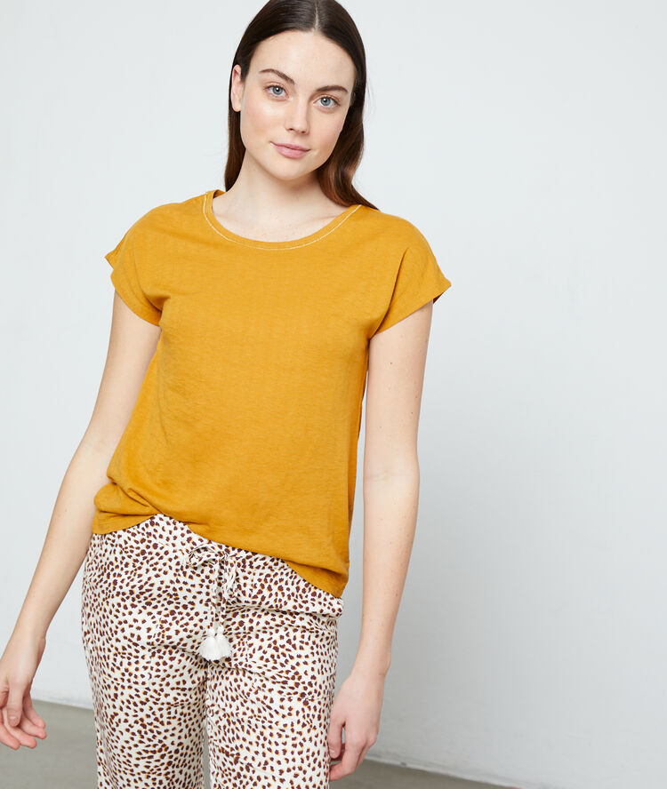 T-shirt manches courtes ocre.