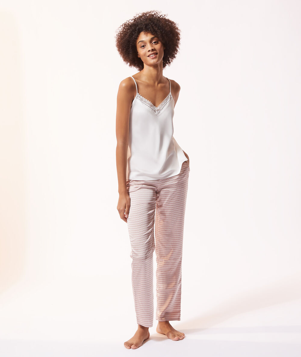 Pyjama 3 pièces imprimé satiné rose poudre.