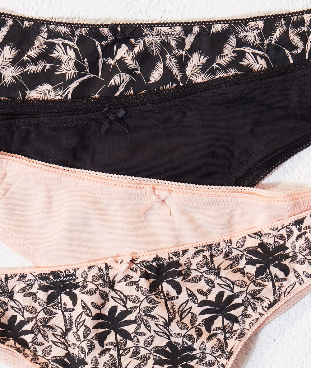 Lot de 4 tangas rose.