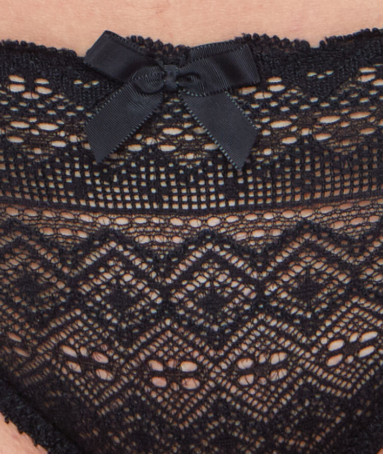 Culotte tout dentelle noir.