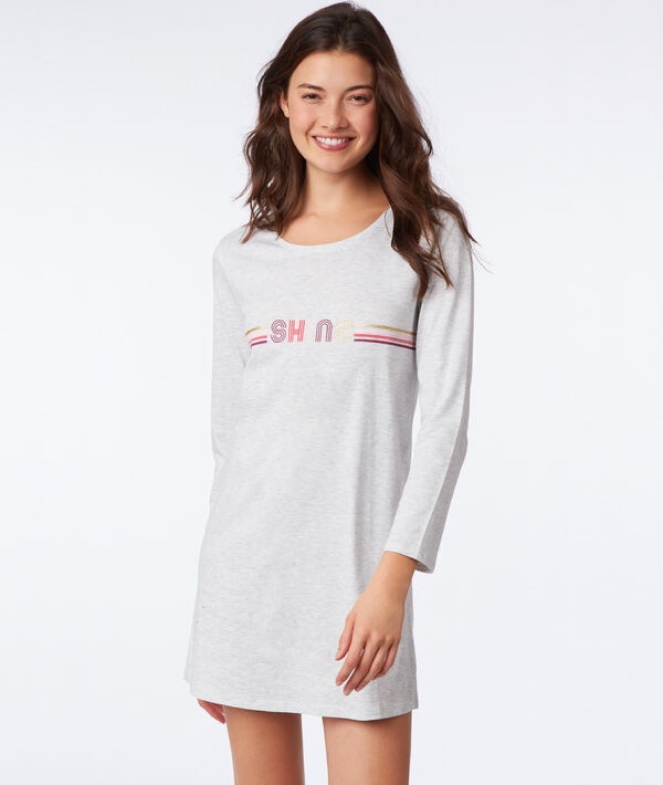 Chemise de nuit "shine" gris clair.