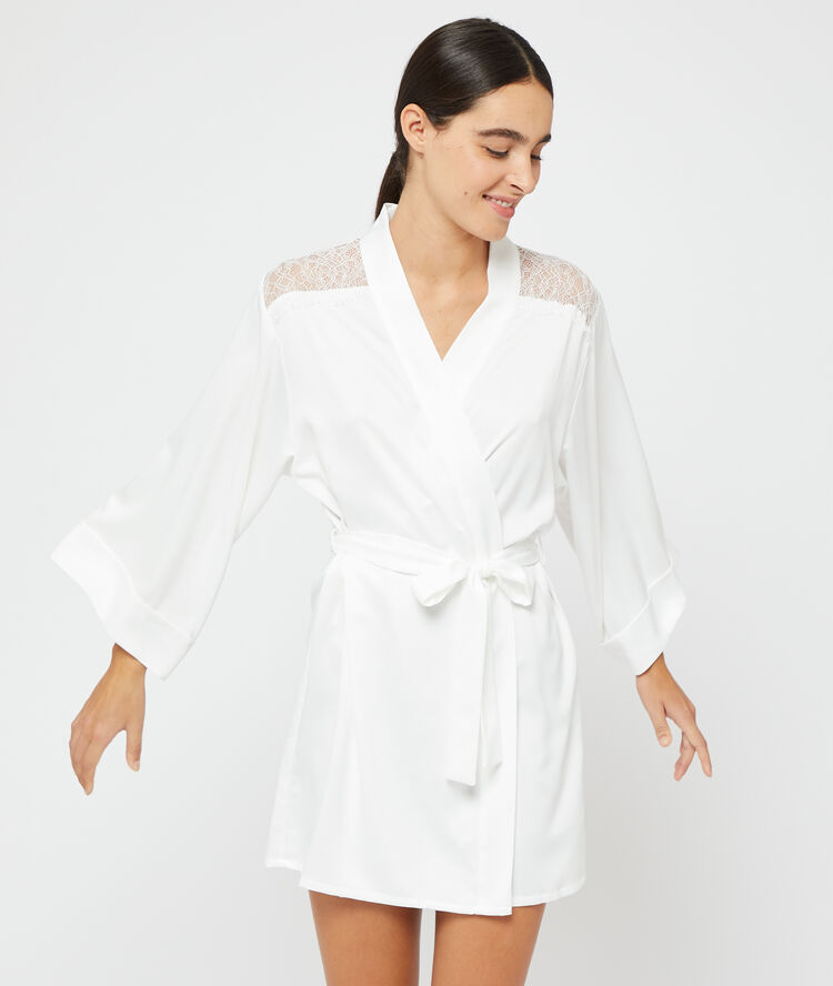 Kimono satiné ecru.